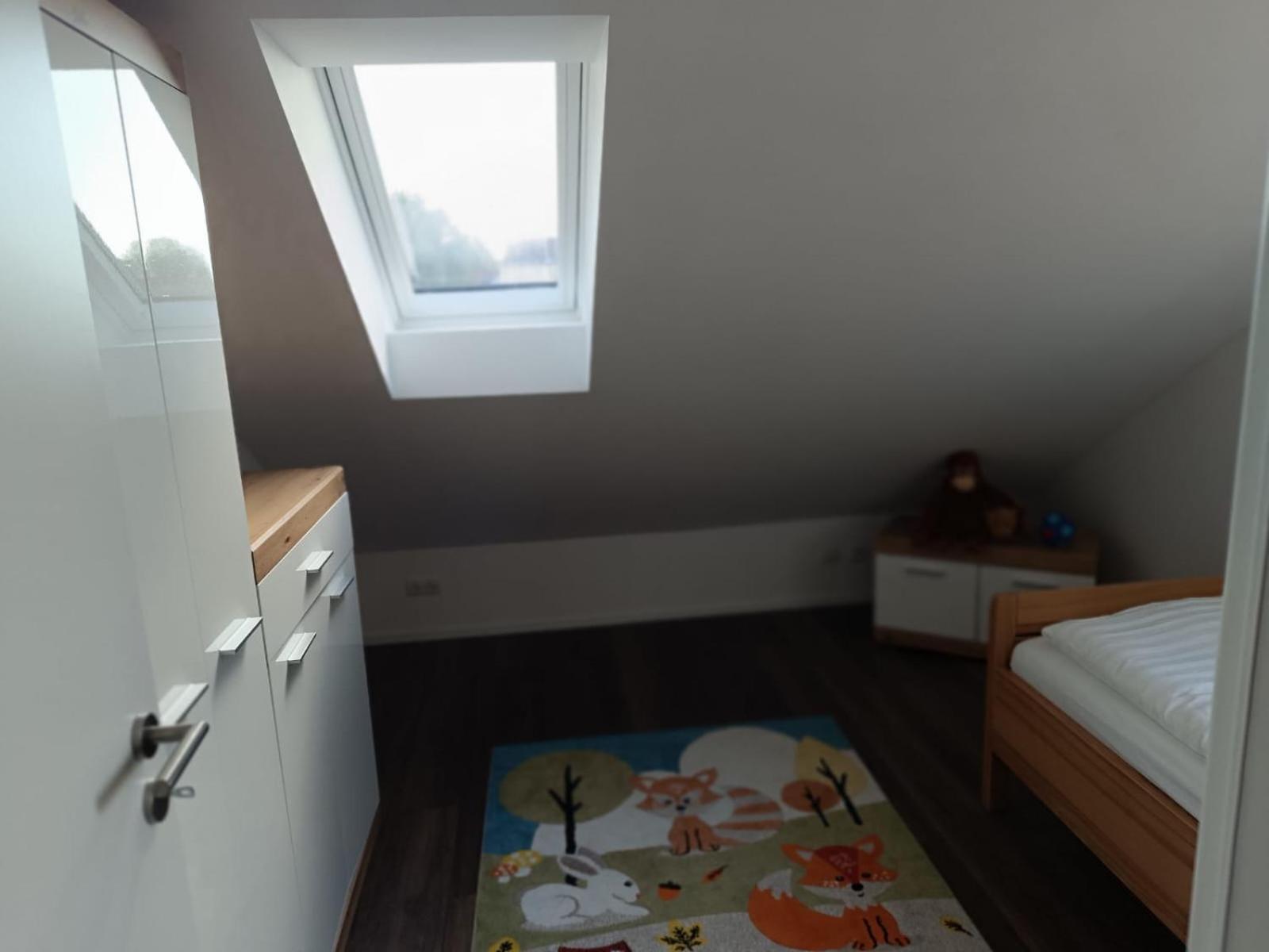 Moderne Ferienwohnung Fuer Familien Im Dachgeschoss Bosau Kültér fotó
